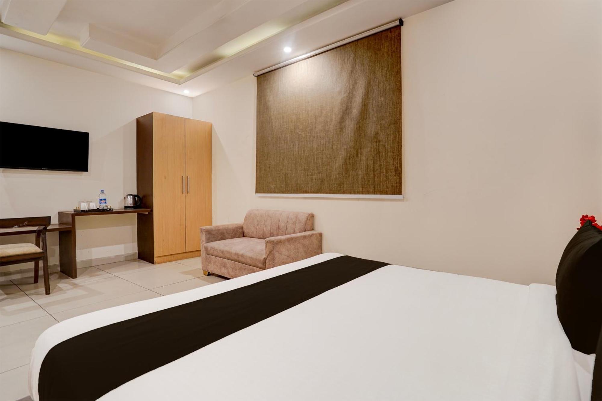Hotel Super Townhouse Airport Road Delhi Nueva Delhi Exterior foto