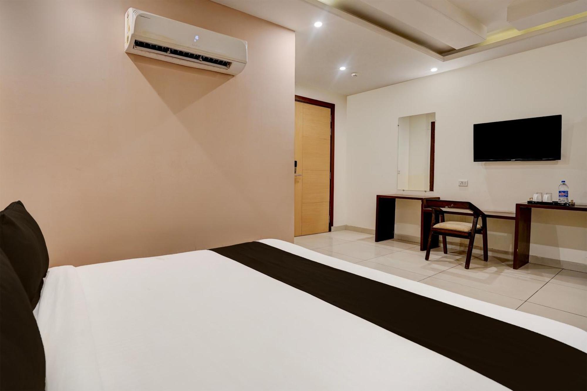 Hotel Super Townhouse Airport Road Delhi Nueva Delhi Exterior foto