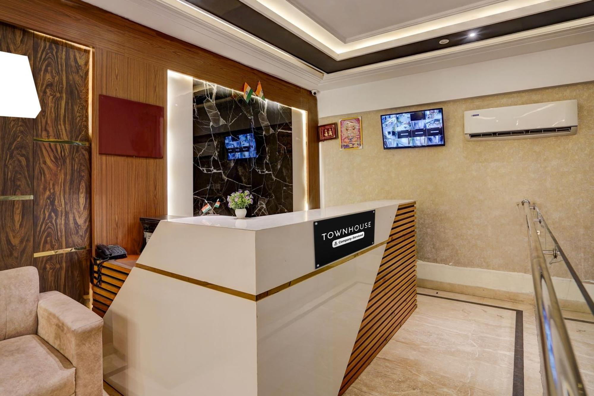 Hotel Super Townhouse Airport Road Delhi Nueva Delhi Exterior foto